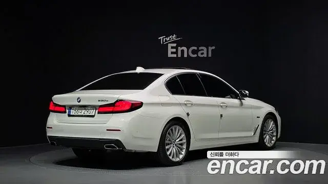 BMW 5 Series 2022 — ფოტო 1/20