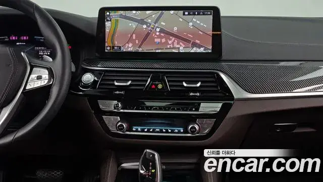 BMW 5 Series 2022 — ფოტო 13/20