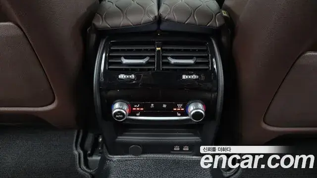 BMW 5 Series 2022 — ფოტო 18/20