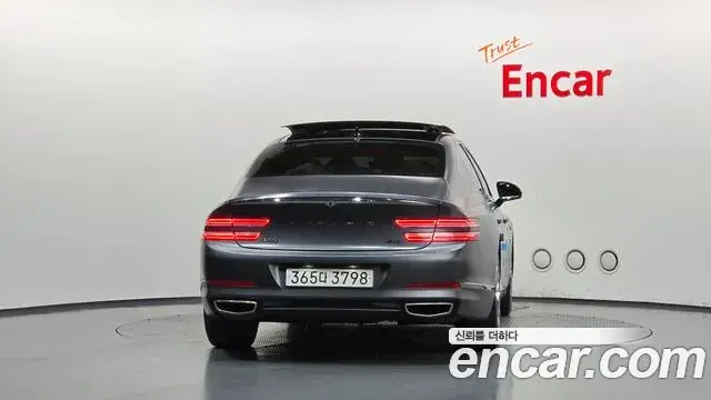 Genesis Electrified G80 2021 — Photo 4/20