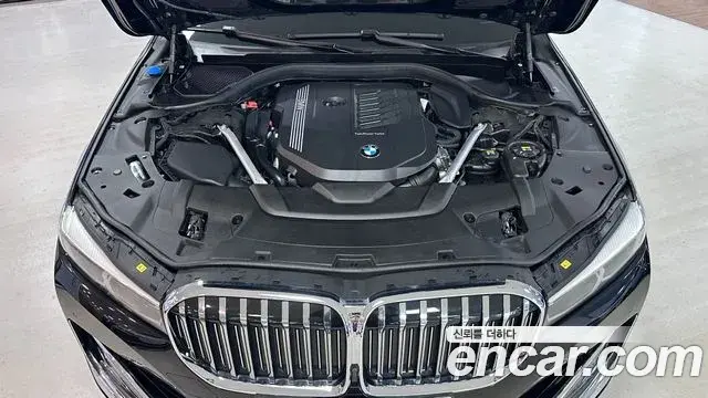 BMW 7 Series 2022 — Photo 6/20
