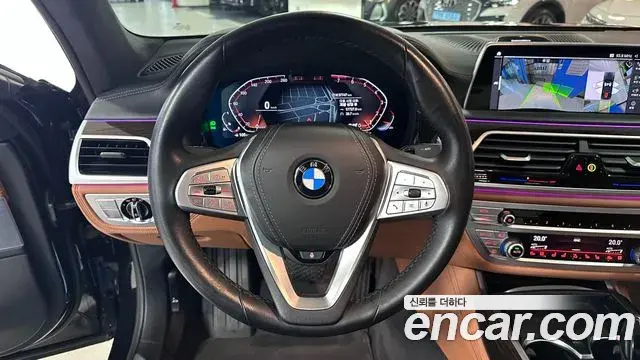 BMW 7 Series 2022 — Photo 16/20