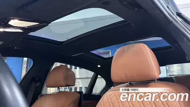 BMW 7 Series 2022 — Photo 19/20