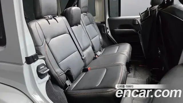 Jeep Wrangler 2024 — Фото 11/20