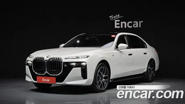 BMW 7 Series 2025 — Фото 1/20