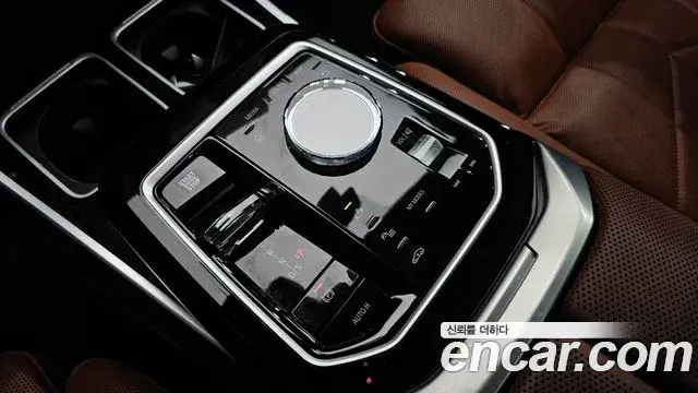 BMW 7 Series 2025 — Фото 9/20