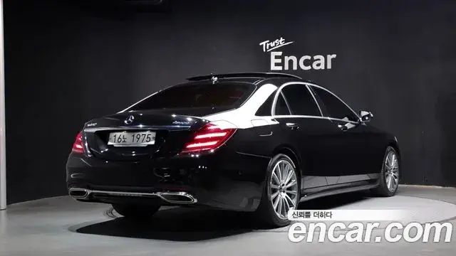 Mercedes-Benz S-Class 2018 — Photo 2/20