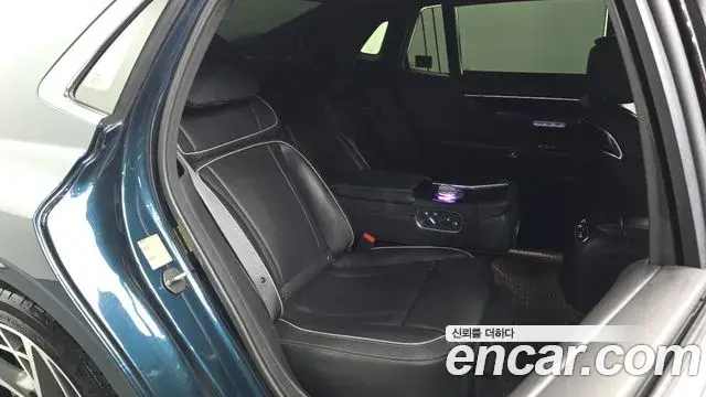 Genesis G90 2022 — Photo 12/20