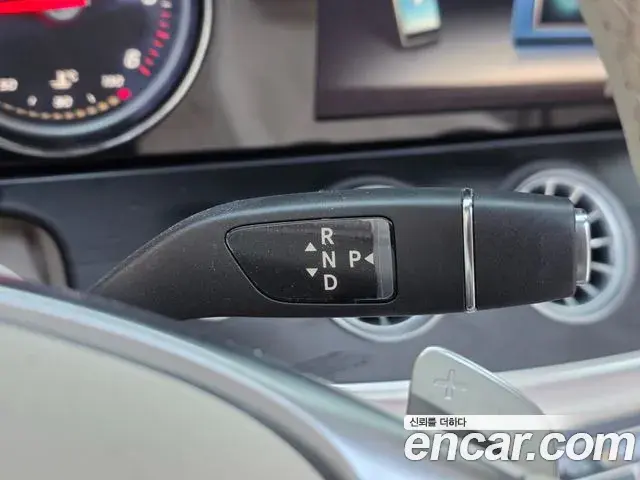 Mercedes-Benz E-Class 2018 — Фото 11/12