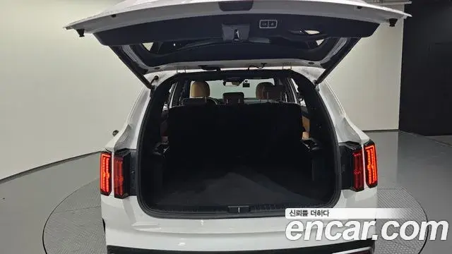 Kia Sorento 2023 — Photo 17/20