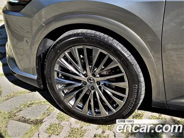 Lexus RX350h 2024 — ფოტო 4/20