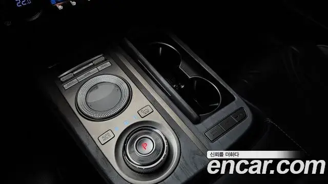 Genesis Electrified G80 2020 — Photo 9/20