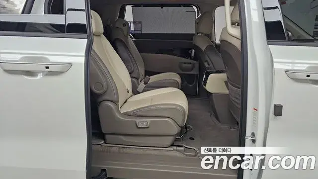 Kia Carnival 2024 — Photo 11/20