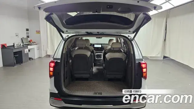 Kia Carnival 2024 — Photo 16/20