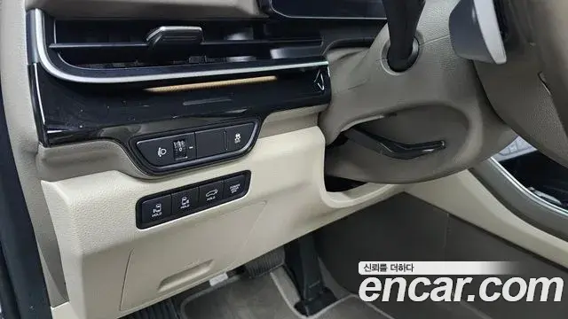 Kia Carnival 2024 — Photo 19/20