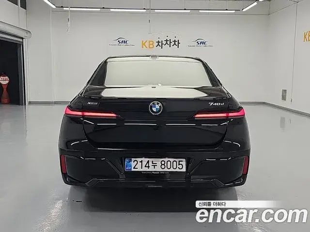 BMW 7 Series 2025 — Photo 2/19