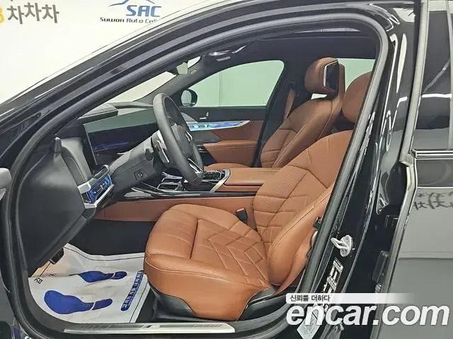 BMW 7 Series 2025 — Photo 10/19