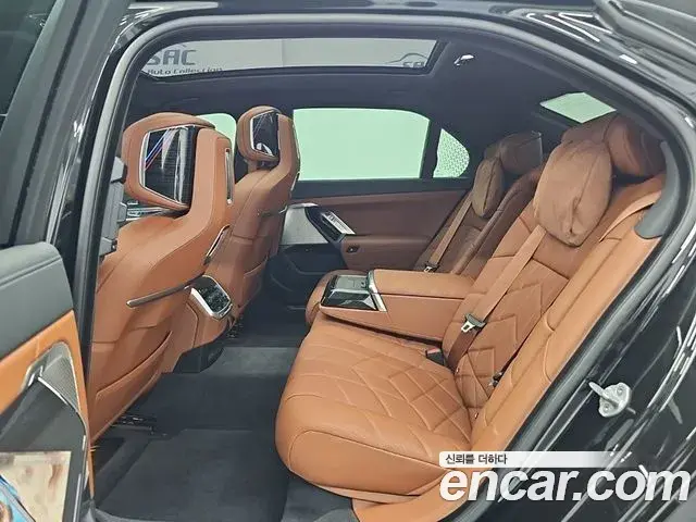BMW 7 Series 2025 — Photo 11/19