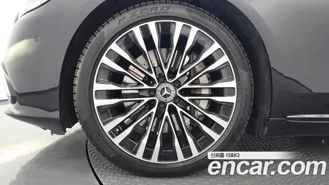 Mercedes-Benz S-Class 2022 — Photo 5/20
