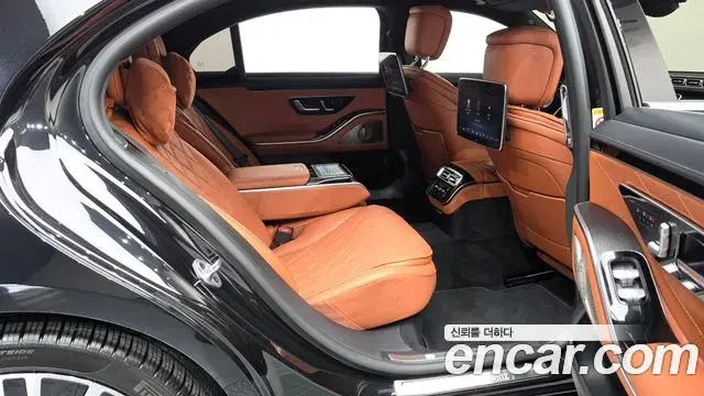Mercedes-Benz S-Class 2022 — Photo 11/20