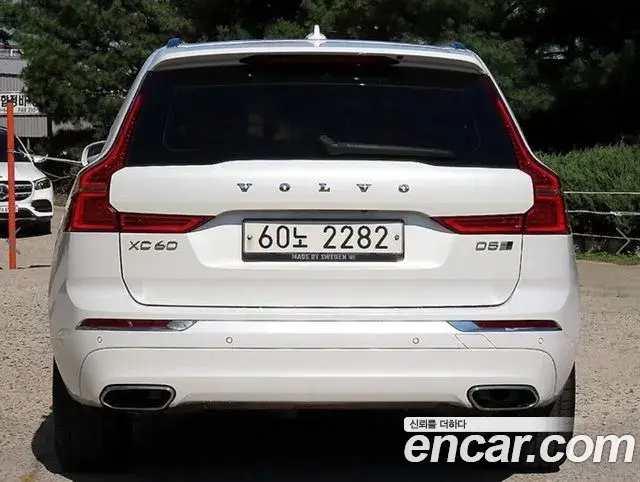 Volvo XC60 2018 — Фото 3/20