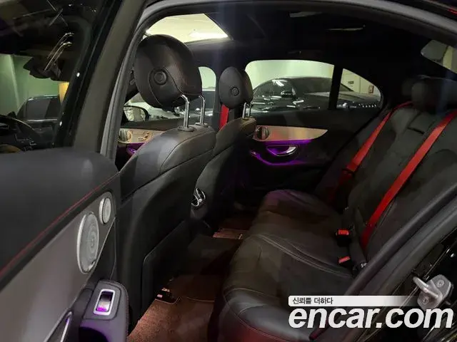 Mercedes-Benz C-Class 2020 — Photo 6/20