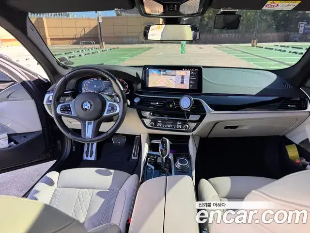 BMW 5 Series 2022 — Photo 8/20