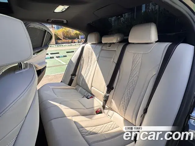 BMW 5 Series 2022 — Photo 9/20