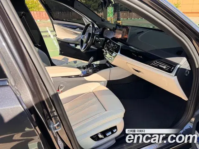 BMW 5 Series 2022 — Photo 13/20