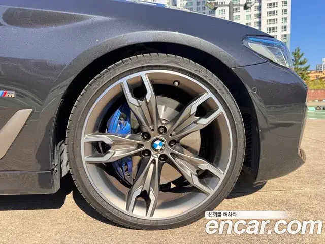 BMW 5 Series 2022 — Photo 16/20