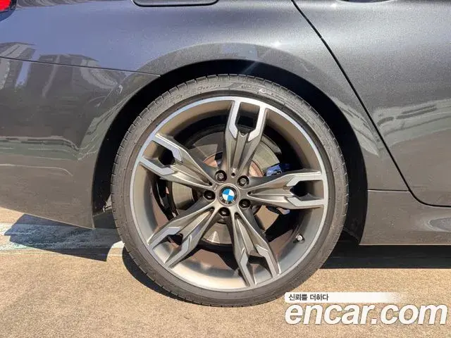 BMW 5 Series 2022 — Photo 17/20