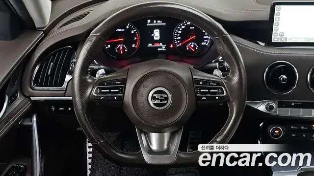 Kia Stinger 2021 — Photo 13/20