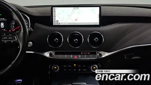 Kia Stinger 2021 — Photo 14/20