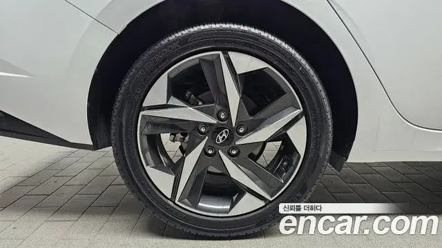 Hyundai Avante 2020 — Photo 5/20
