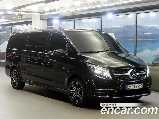 Mercedes-Benz V-Class 2021 — Photo 1/20