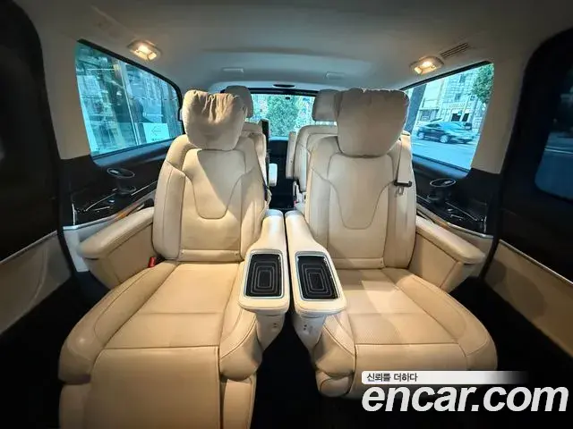 Mercedes-Benz V-Class 2021 — Photo 20/20