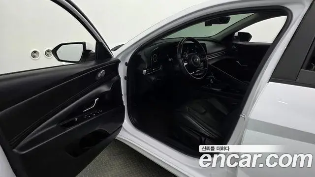 Hyundai Avante 2021 — Photo 10/20