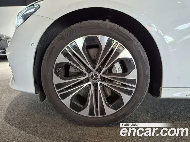 Mercedes-Benz E-Class 2026 — ფოტო 4/20