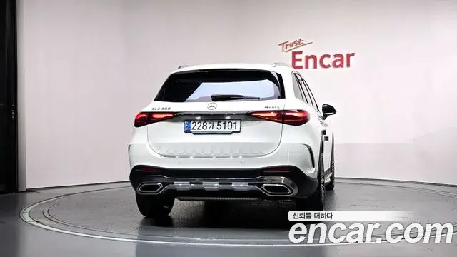 Mercedes-Benz GLC-Class 2024 — Фото 4/20