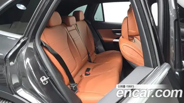 Mercedes-Benz GLC-Class 2025 — Photo 11/20