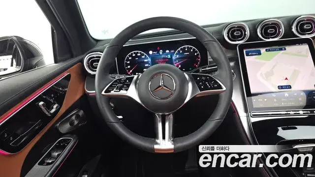 Mercedes-Benz GLC-Class 2025 — Photo 12/20