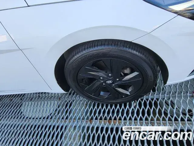 Hyundai Avante 2020 — Photo 3/20