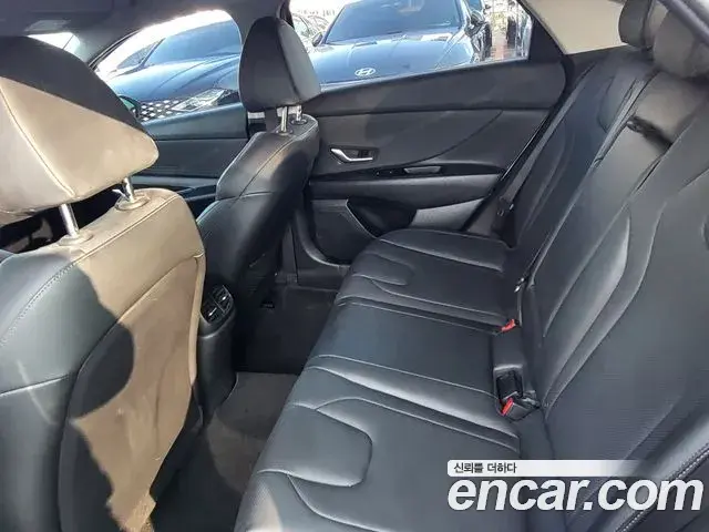 Hyundai Avante 2020 — Photo 8/20
