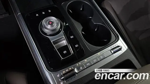 Kia Carnival 2024 — Photo 9/20