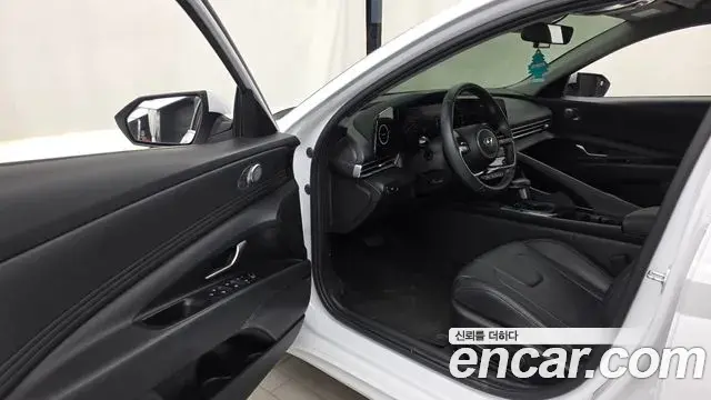 Hyundai Avante 2022 — Photo 8/20