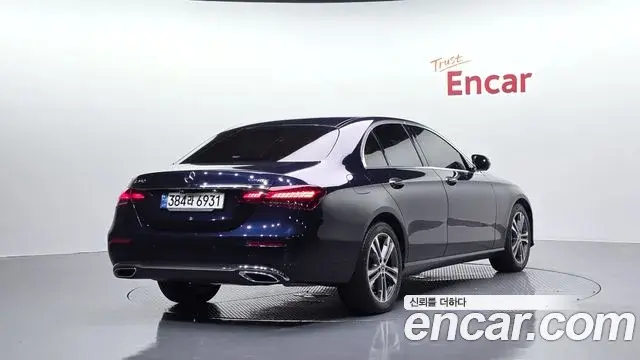 Mercedes-Benz E-Class 2021 — Photo 2/20
