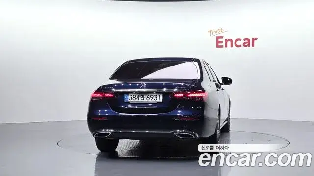 Mercedes-Benz E-Class 2021 — Photo 4/20