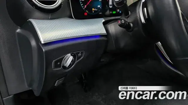 Mercedes-Benz E-Class 2021 — Photo 18/20