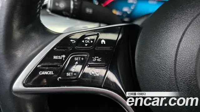 Mercedes-Benz E-Class 2021 — Photo 19/20