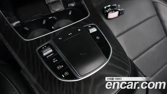 Mercedes-Benz E-Class 2021 — Photo 20/20